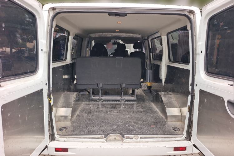 Used SAIC MAXUS Xintu V80 2023 2.0T Manual Classic Aoyuntong Short Wheelbase Ultra-Low Roof 5/6-Seater