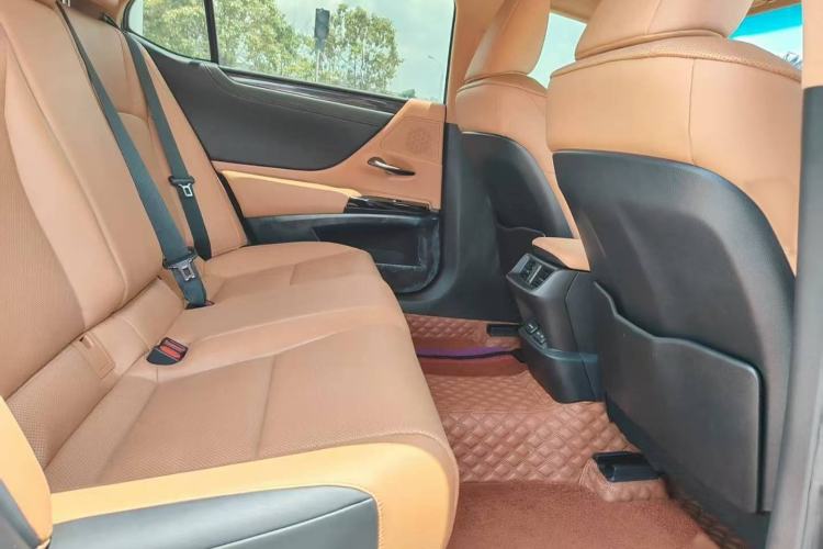 Used Lexus ES 2021 200 Excellence Edition
