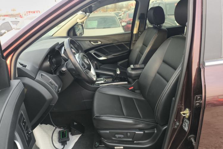 Used JMC Yusheng S350 2016 2.0T Automatic 4x4 Gasoline Luxury Version with Sunroof 7 Seats
