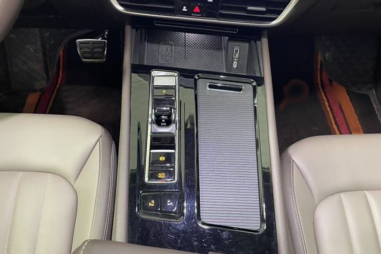 Used Volkswagen Viloran 2024 380TSI Luxury Edition
