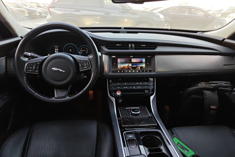 Used Jaguar XFL 2017 XFL 2.0T 240PS Premium Edition
