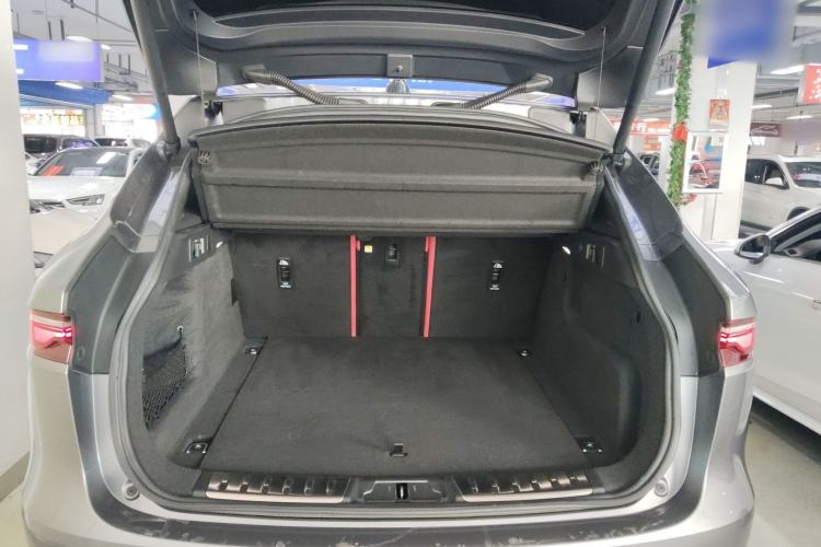 Used Jaguar F-PACE 2023 P250 R-Dynamic BLACK
