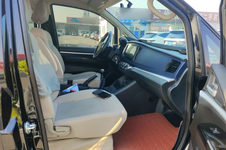 Used FORTHING Lingzhi 2023 M5 1.6L Practical Model 5 Seats
