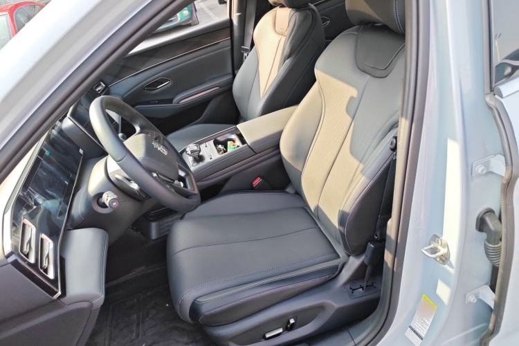 Used BYD Qin L 2025 DM-i Smart Drive 120KM Superior Model