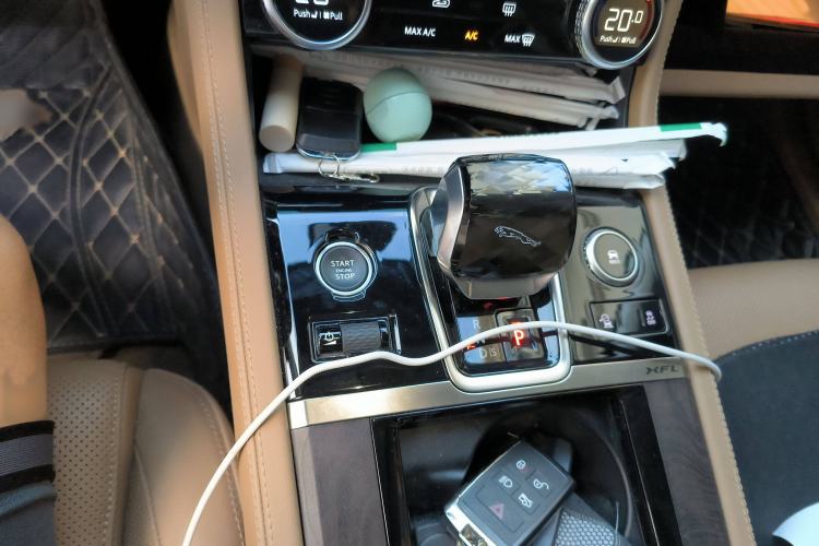 Used Jaguar XFL 2023 XFL 2.0T P250 Two-Wheel-Drive Prestige Luxury Gold Edition
