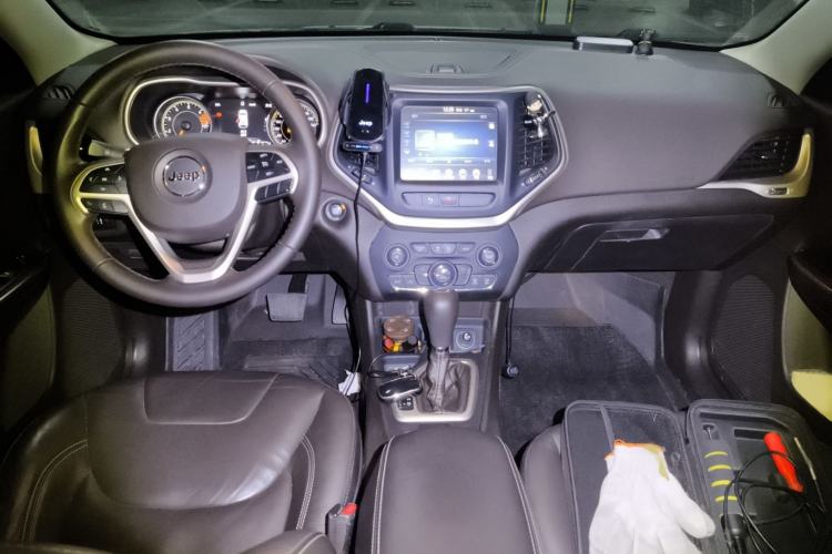 Used  Cherokee 2017 2.0L Superior Edition
