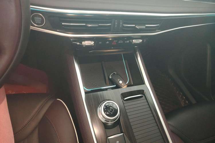 Used Ford Explorer 2023 EcoBoost 285 Four-Wheel Drive Titanium Edition 7-Seater
