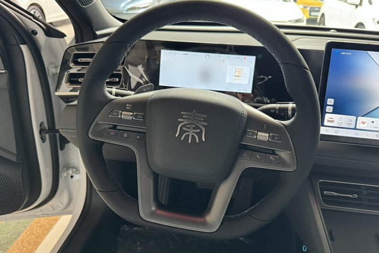 Used BYD Qin L 2025 DM-i Smart Drive 80KM Leading Model
