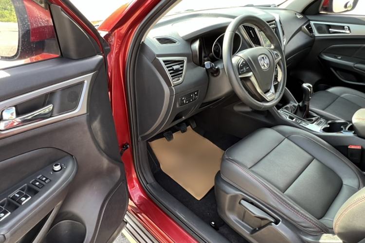 Used Changan CS75 2016 1.5T Manual FENGSHANG Model
