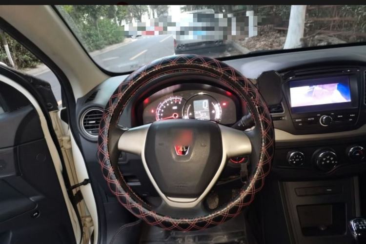 Used Roewe 350 2015 1.5L Manual Luxury Sunroof Edition