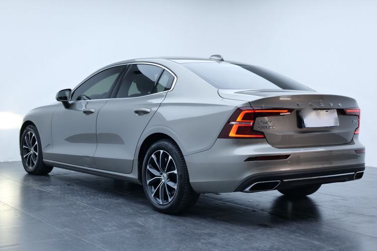 Used Volvo S60 2022 B4 Zhiyi Luxury Edition
