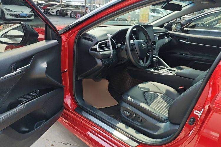 Used Toyota Camry 2022 2.0S Knight Edition
