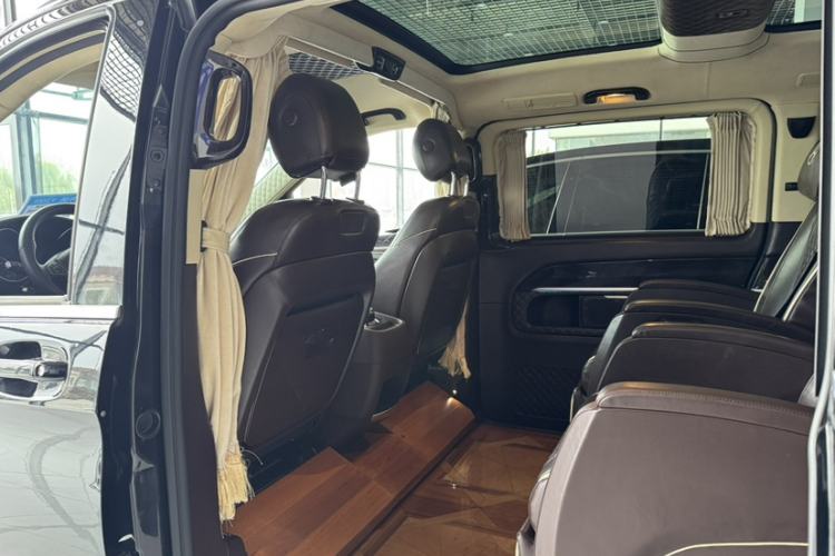 Used Mercedes-Benz V-Class 2017 V 260 L Prestige Extended Edition
