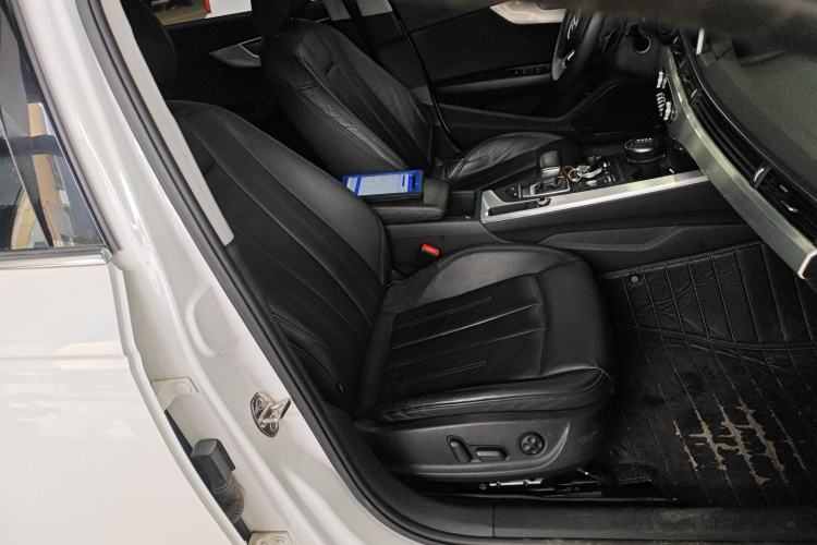 Used Audi A4L 2019 40 TFSI Fashion Version China V