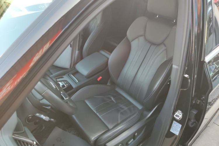 Used Audi Q5L 2022 40T Fashionable and Dynamic Model
