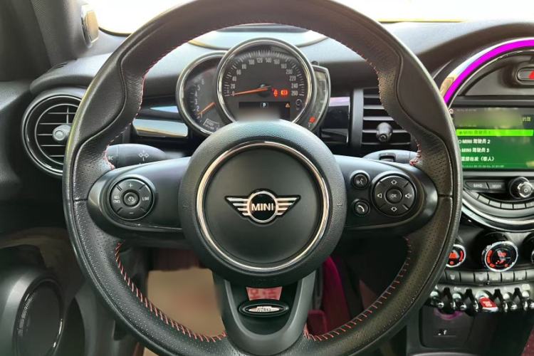 Used  MINI 2018 1.5T COOPER Racing Edition Five-Door Version
