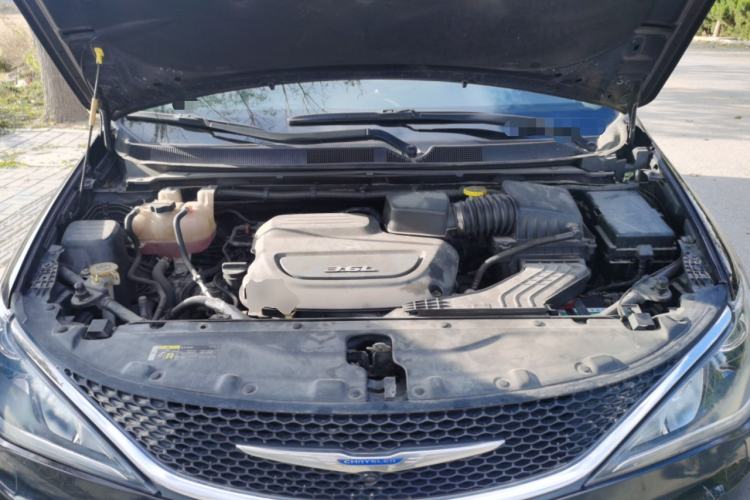 Used Chrysler Grand Voyager 2017 3.6L Premium Edition
