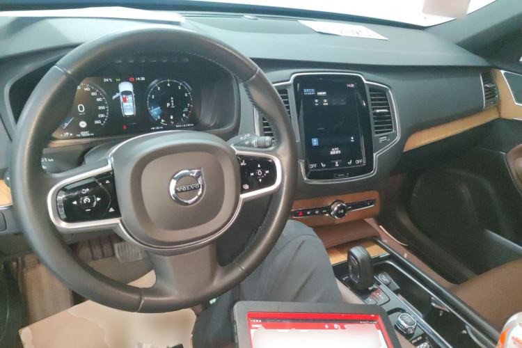 Used Volvo XC90 2021 B5 SmartDrive Luxury Edition 5-seater
