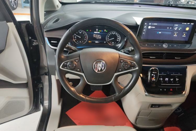 Used Buick GL8 2021 Land Cruiser Executive Class 652T Luxury Model
