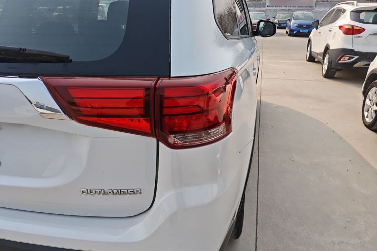 Used Mitsubishi Outlander 2020 2.0L Two-Wheel Drive Comfort Edition 5 Seats