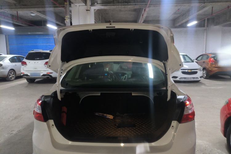 Used Ford Focus 2012 Sedan 1.6L Manual Fashion Edition