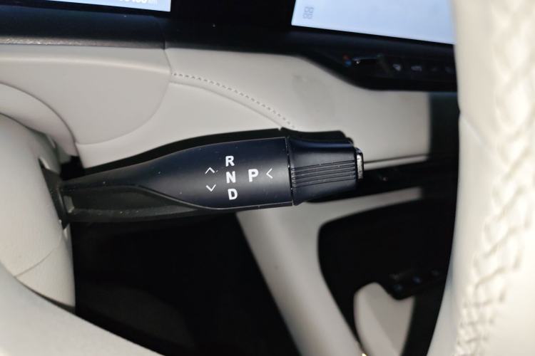 Used VOYAH FREE 2025 318 318 km Rear-Drive Touring Edition