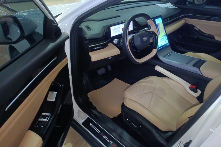 Used  L6 2023 125km MAX
