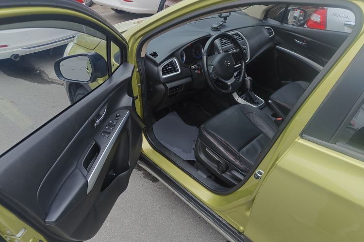 Used Suzuki S-Cross 2014 1.6L CVT Two-Wheel Drive Elite Version
