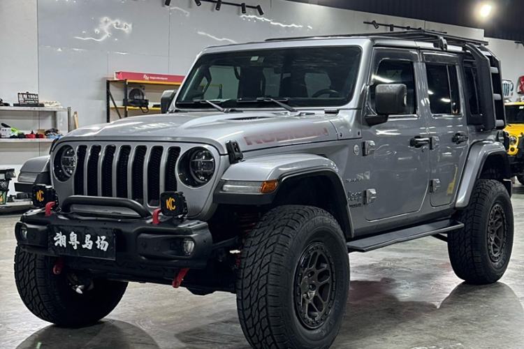 Used  Wrangler 2019 2.0T Sahara Four-Door Version China VI Emission Standard
