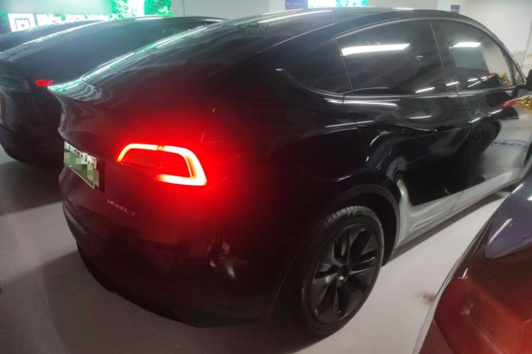 Used Tesla Model Y 2023 Rear-Wheel-Drive Version
