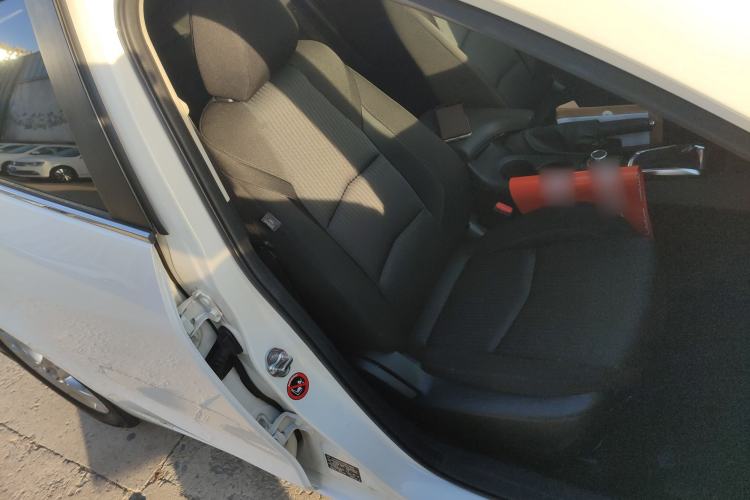 Used Mazda Mazda 3 Axela 2014 Sedan 1.5L Automatic Luxury Model