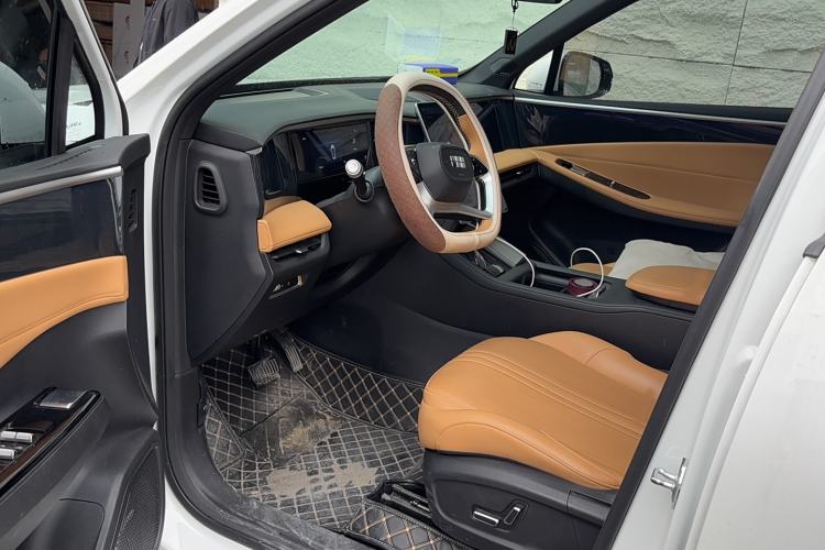 Used  L7 2023 1.5T 115 km MAX
