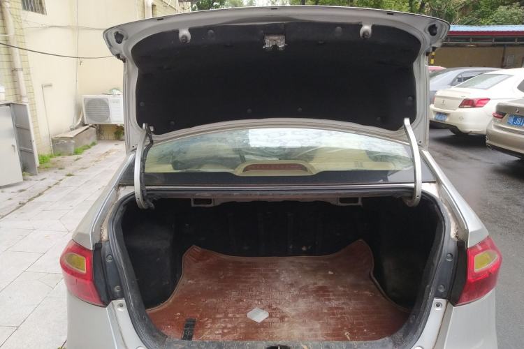 Used  J6 A30 2013 1.5L Manual Luxury Model China IV Standard
