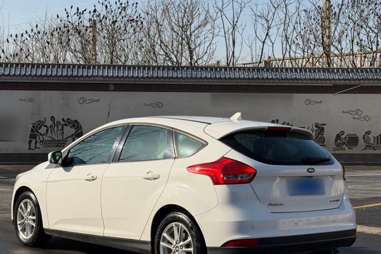 Used Ford Focus 2017 Hatchback 1.6L Manual Fashion Edition SmartDrive Version