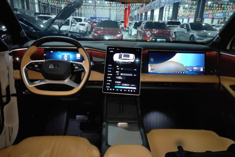 Used  L7 2023 1.5T 115 km Starship
