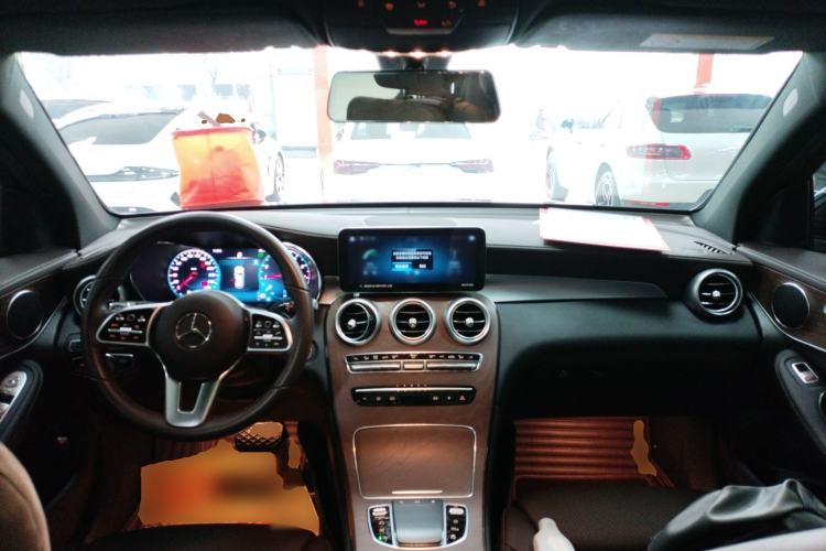 Used Mercedes-Benz GLC 2022 Facelift GLC 260 L 4MATIC Luxury Edition
