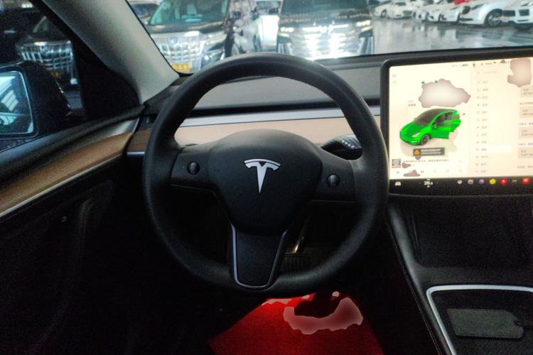 Used Tesla Model Y 2022 Long-Range All-Wheel-Drive Version
