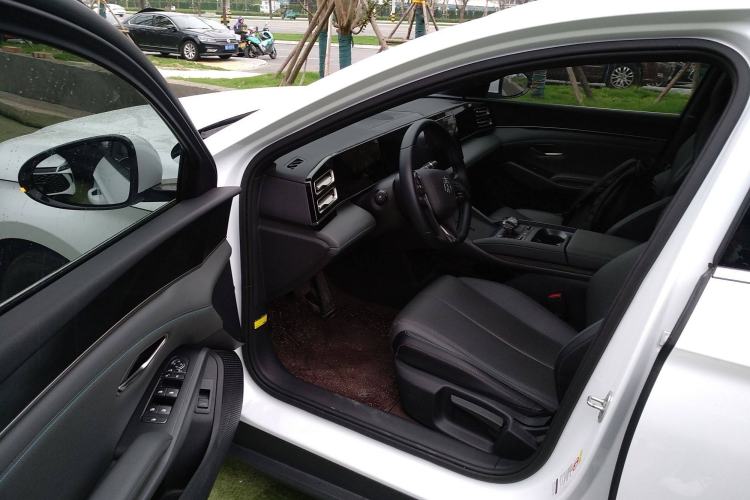 Used BYD Qin L 2024 DM-i 80KM Leading Model
