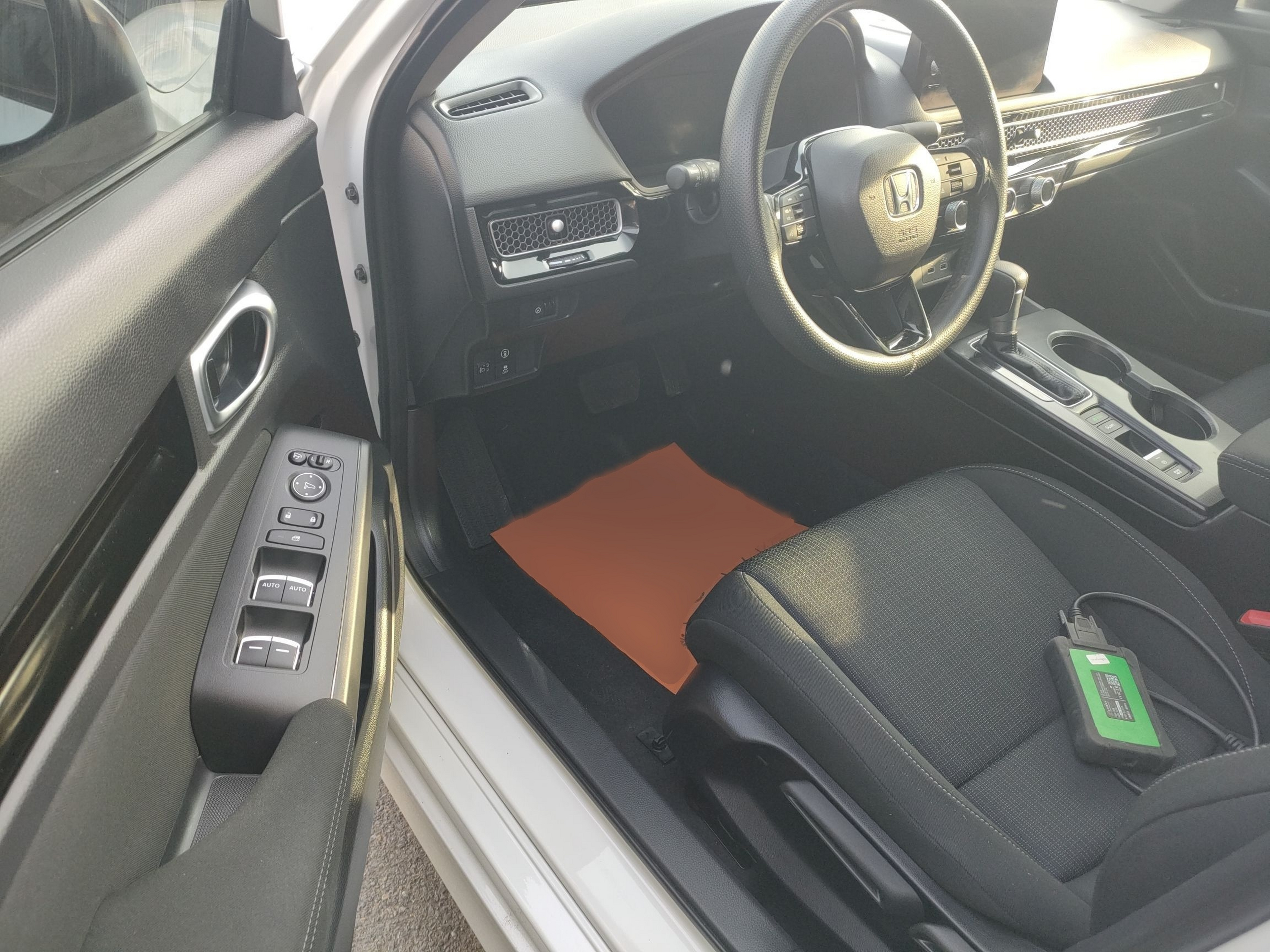 Переднее сиденье в автомобиле