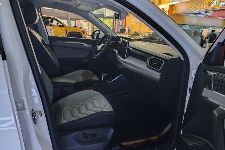 Used Volkswagen Tayron 2024 300TSI Two-Wheel-Drive Luxury Plus Advanced Version
