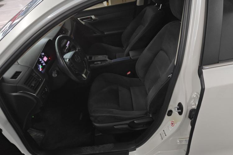 Used Lexus CT 2017 CT200h Elite Edition Solid Color China V Standard
