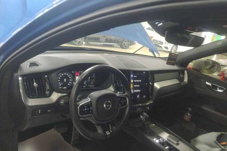 Used Volvo XC60 2019 T5 4x4 Zhiyuan Sport Edition China V Standard
