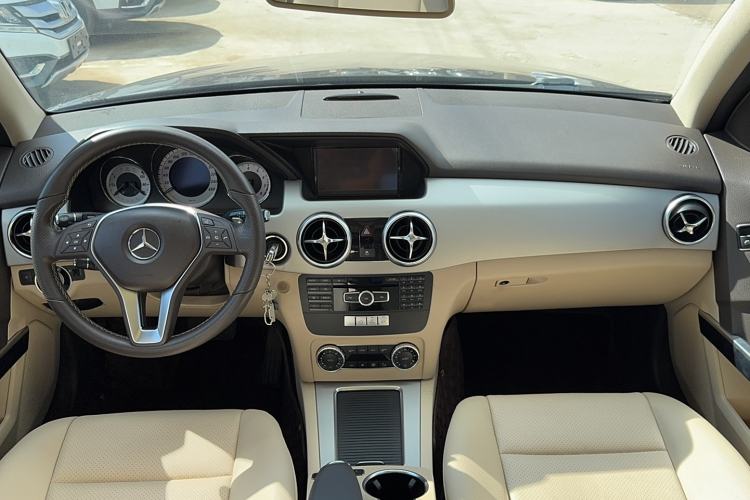 Used Mercedes-Benz GLK-Class 2014 GLK 260 4MATIC Dynamic Model
