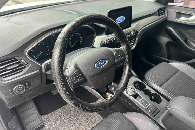 Used Ford Focus 2020 Hatchback EcoBoost 180 Automatic Trend Edition
