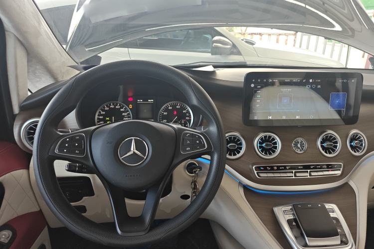 Used Mercedes-Benz Vito 2018 2.0T Elite Version 7 Seats China VI Emission Standard
