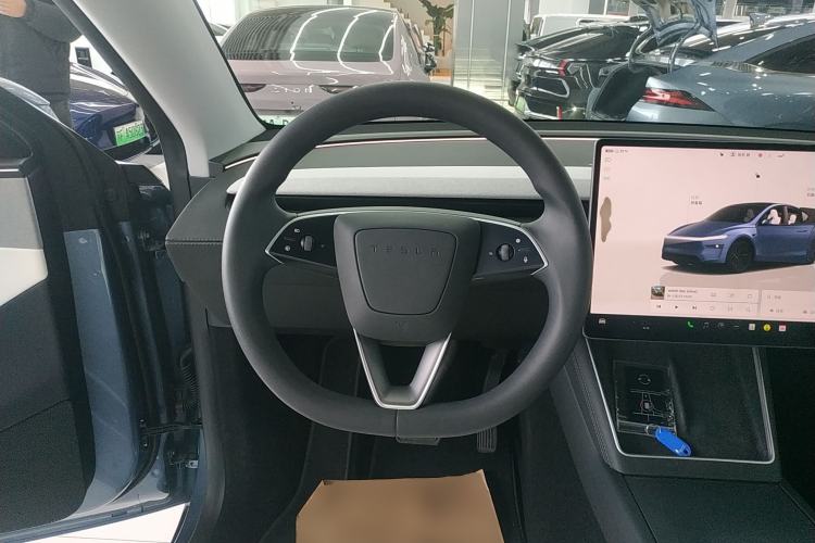 Used Tesla Model Y 2025 Rear-Wheel-Drive Version