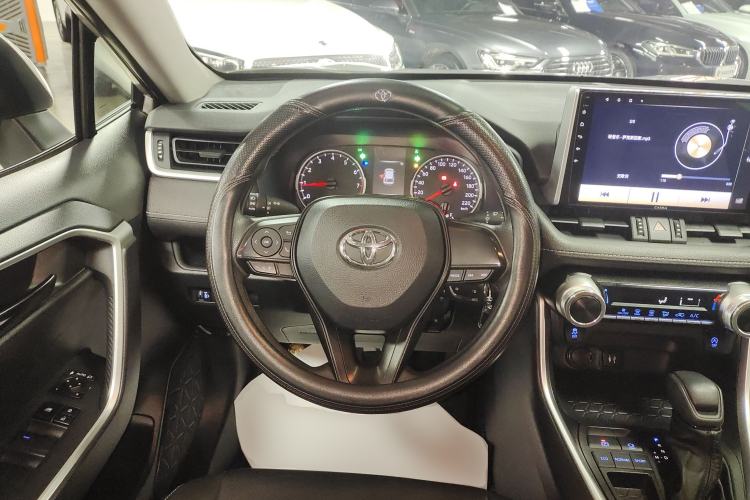 Used Toyota Wildlander 2022 Updated Version 2.0L CVT Two-Wheel Drive Leading Edition
