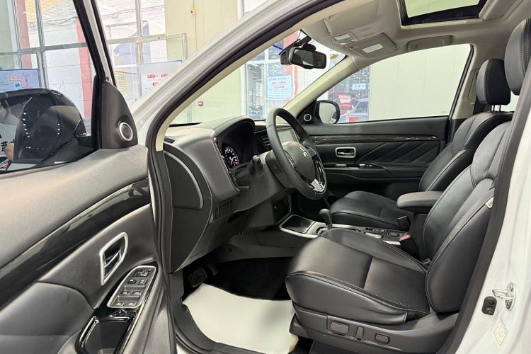 Used Mitsubishi Outlander 2020 2.0L Two-Wheel Drive Enjoyment Version 5 Seats