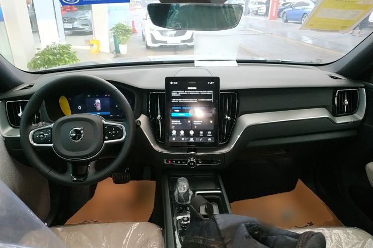 Used Volvo XC60 2026 B5 4x4 Smart Luxury Edition
