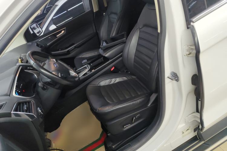 Used Ford Edge 2016 EcoBoost 245 Two-Wheel-Drive Titanium 7-Seater
